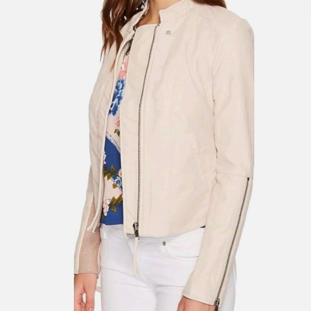 Free People We The Free Faux
Suede Moto Jacket Cream Zipper
Fitted Jacket